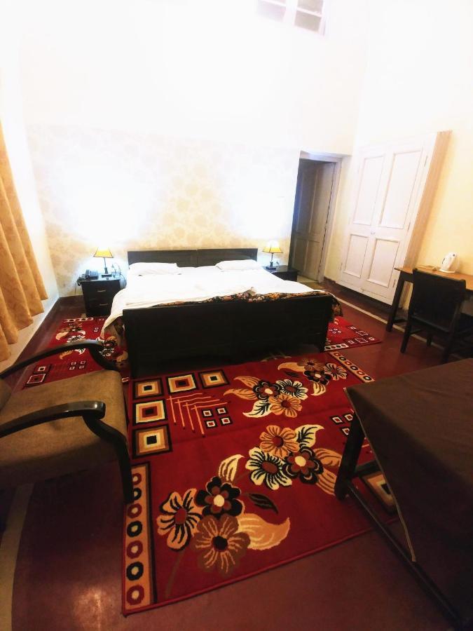 Hotel White House デヘラードゥーン エクステリア 写真